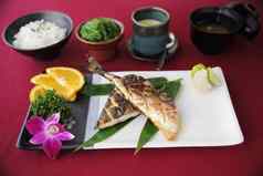 烧烤麦卡雷尔鱼日本食物