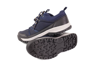 黑色的蓝色的户外空轻量级防水透气织物运动鞋孤立的白色背景