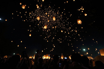 浮动灯笼节日泰国