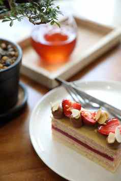 草莓蛋糕甜点甜蜜的食物草莓坚果amd蛋糕