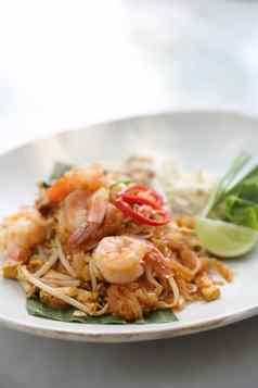 泰国食物帕德泰炸面条虾当地的食物