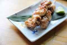 日本食物鸡日式烧鸡木背景