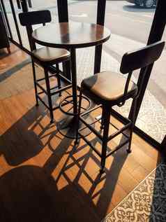 咖啡馆装饰设计轮木表格现代酒吧