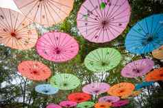 中国人传统的五彩缤纷的雨伞