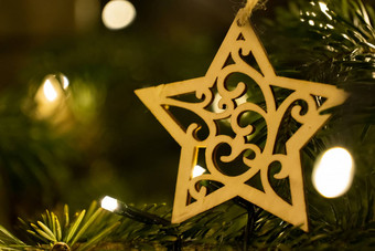 木开始形状的圣诞节装饰