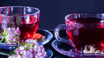 杯子红色的茶康乃馨花Zen茶仪式horizo