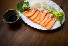 日本食物生鱼片大马哈鱼日本餐厅