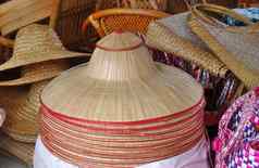 手工制作的竹子帽子出售