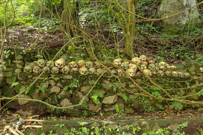 头骨坟墓墓地岛巴厘岛人类头骨堆放行前石头