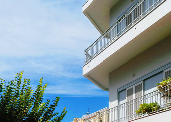 建筑细节奢侈品经典别墅地中海海岸夏天假期真正的房地产