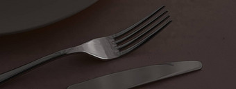 空板餐具模型集黑暗棕色（的）背景前餐具老板表格装饰菜<strong>单品</strong>牌