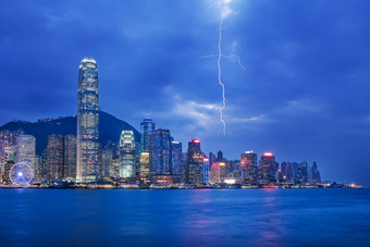 雷雨香港城市景观晚上在香港香港城市
