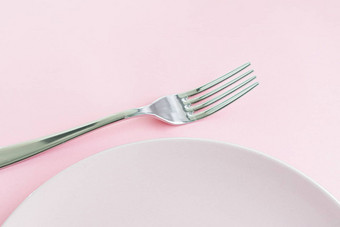 空板餐具模型集粉红色的背景前餐具老板表格装饰菜单品牌