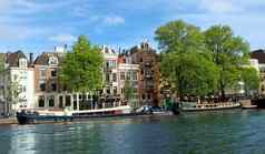 阿姆斯特丹运河典型的荷兰房子