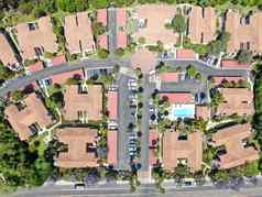 空中视图中间类社区公寓社区南加州