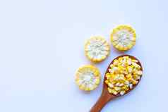 玉米种子木勺子成熟的玉米玉米穗轴白色后台
