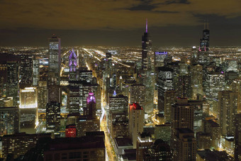 <strong>大气场景</strong>芝加哥晚上显示密歇根大道