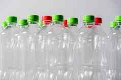 浪费塑料瓶回收