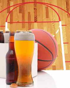 篮球包玻璃啤酒法院