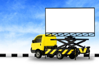 广告牌空白车黄色的卡车领导面板标志广告孤立的背景天空大横幅广告牌路边广告大