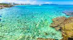 全景视图海边爱定millor旅游度假胜地美丽的海滩清晰的海水马略卡岛岛地中海海西班牙