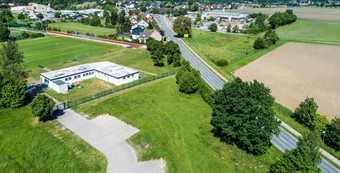 空中视图<strong>会所</strong>区域足球俱乐部郊区城市大街足球场背景