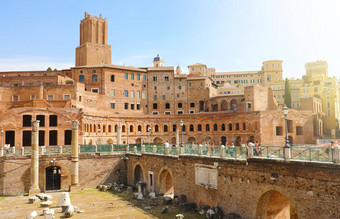 论坛市场图拉真罗马意大利著名的图拉真论坛主要旅游景点城市古老的罗马体系结构废墟图拉真的区域夏天