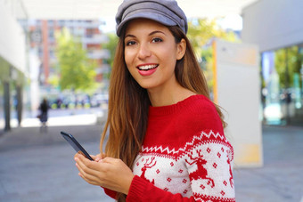 圣诞节时尚女人购买在线聪明的电话购物购物中心