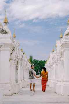 旅游舍利塔库托多宝塔世界最大书库托多佛教佛塔位于曼德勒缅甸缅甸
