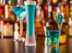 受欢迎的蓝色的喝拍摄神风特攻队背景酒吧瓶让人耳目一新喝