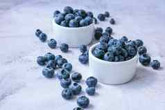 新鲜的蓝莓背景复制空间蓝莓抗氧化剂有机超级食物碗概念健康的吃营养收获概念
