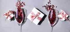 横幅香槟眼镜礼物盒子孤立的空粉红色的节日背景复制空间情人节一天