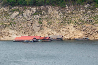 图像旅游筏停湖普密蓬大坝等待旅游服务不泰国