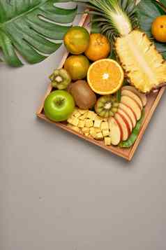 健康的吃节食新鲜的热带水果