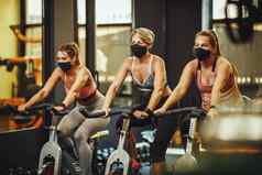 锻炼健身房流感大流行