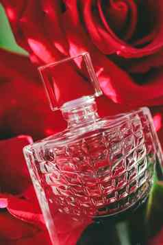 香味新鲜的花气味香水奢侈品礼物美平铺背景化妆品产品