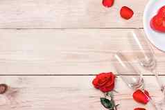 婚礼情人节一天生日庆祝活动背景红色的礼物盒子玫瑰