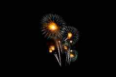 闪烁的色彩斑斓的烟花事件令人惊异的黑色的背景庆祝一年假期节日晚上