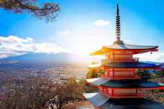 富士红色的宝塔冬天Fujiyoshida日本