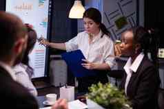 企业家女人头脑风暴管理策略工作硬会议办公室
