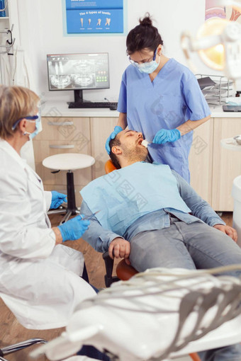 口腔学家护士病人口准备牙科手术