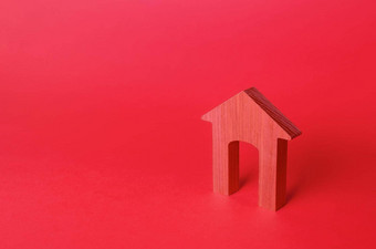 红色的拱房子小雕像负担得起的住房租金真正的房地产修复改造现代化极简主义红色的登录背景概念入口房地产经纪人服务
