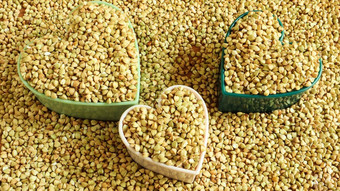 心使绿色荞麦象征爱健康伟大的食物健康的燕麦有机生他们素食者食物概念健康的平衡饮食饮食复制空间