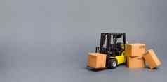 黄色的叉车卡车纸板盒子增加销售生产货物运输存储货物货物运费航运交付货物物流零售横幅复制空间
