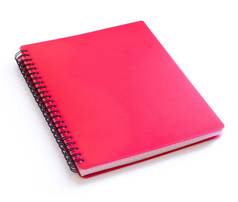 红色的螺旋笔记本孤立的白色背景