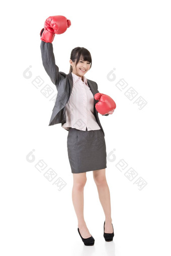 快乐微笑亚洲业务女人红色的拳击手套
