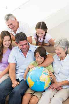 multigeneration家庭全球