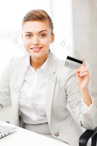 女商人移动PC显示信贷卡