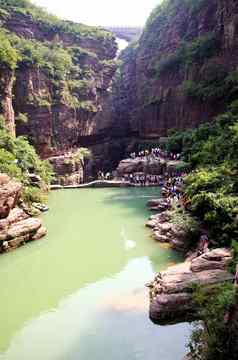 水瀑布级联yun-tai山中国