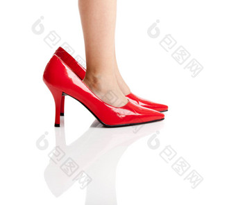 玩红色的鞋子